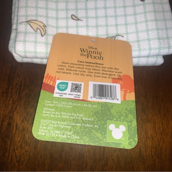 Disney Winnie & Piglet "Fall is in the Air” 2 pc Kitchen Dish Towel Set NWT - Picture 5 of 9